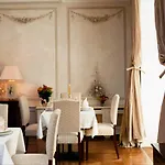 Louisa\'S Place 