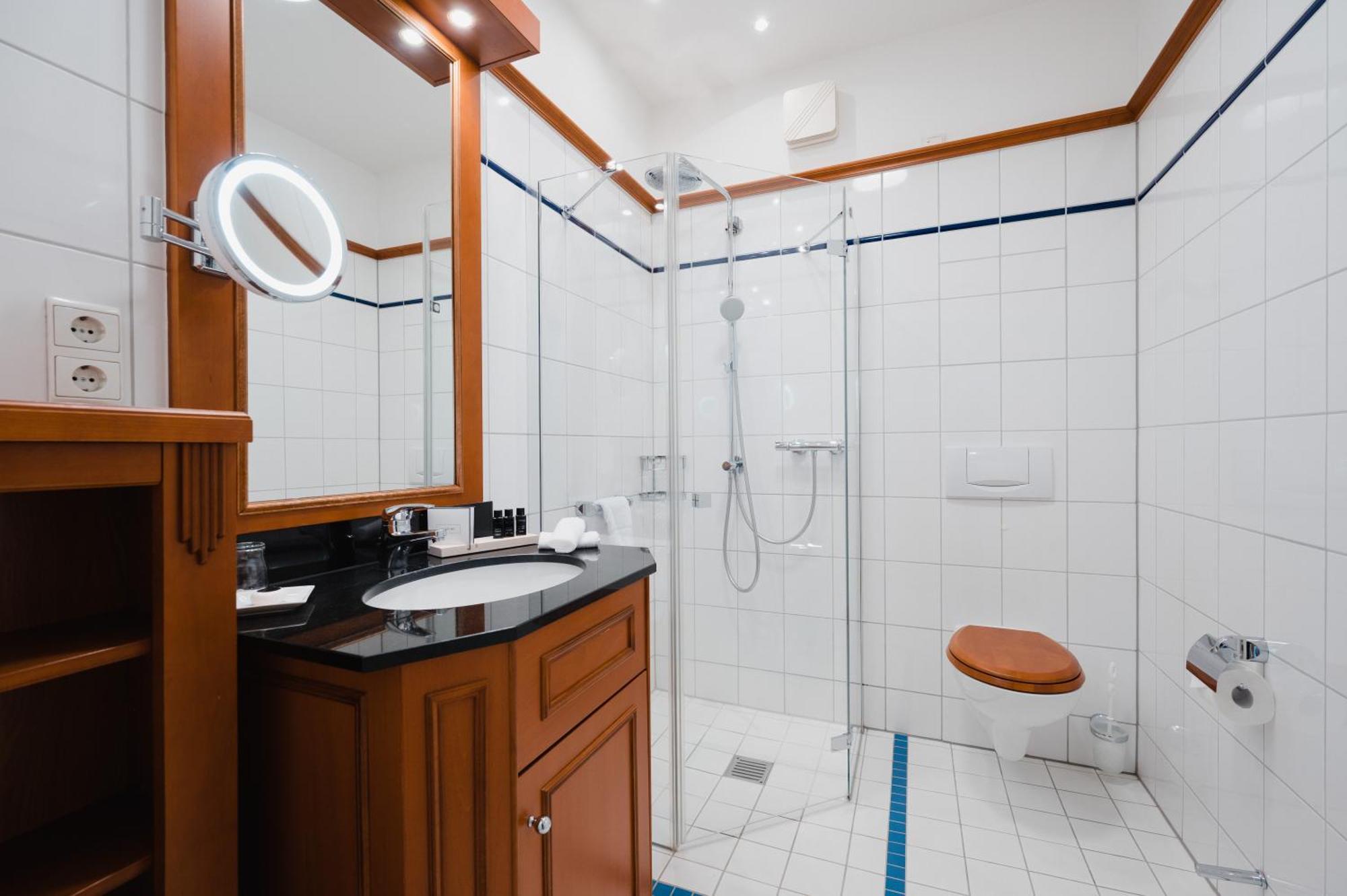 Louisa's Place Hotel 5*